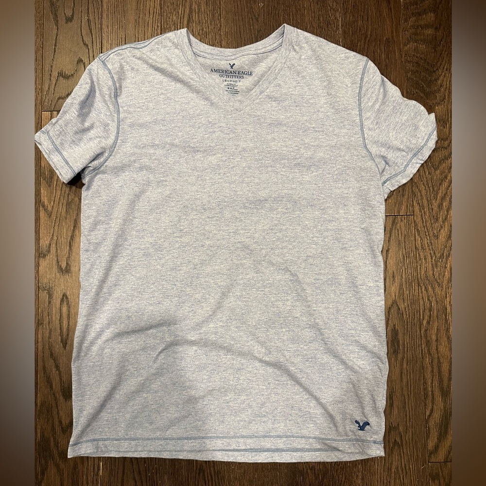 Men’s American Eagle v neck T-shirt medium light blue